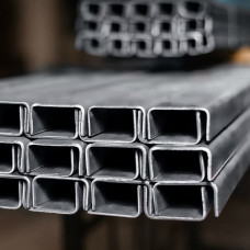 Профиль гнутый маячковый перфорированный ПМ перфорированный 24х10 мм