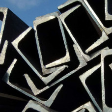 Швеллер горячекатанный стальной 22П высотой 220 мм ГОСТ 8240-97